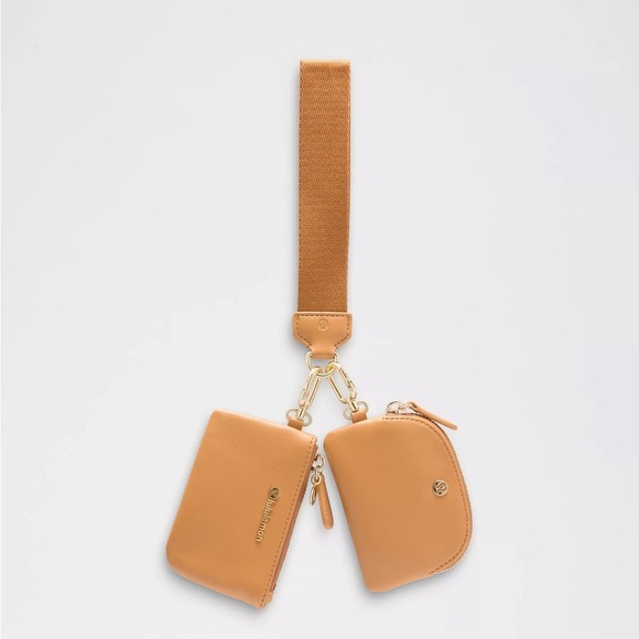 26-27🆕🤎 Lululemon Dual Pouch Wristlet Cactus “Leather” - Chestnut Brown - Picture 6 of 6